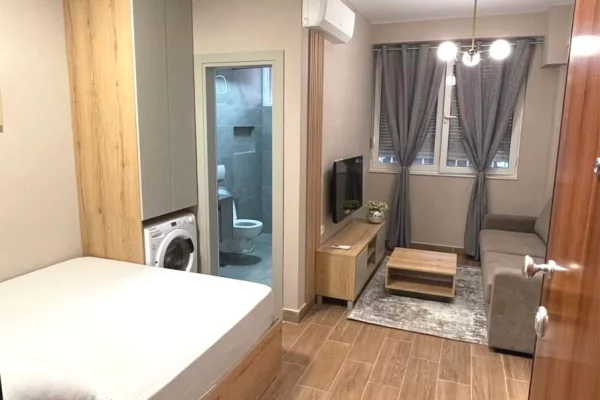Shtepi me qera Apartament ne Tirane, Garsoniere, Mobilimi E mobiluar, Pagesa 45,000  Leke.