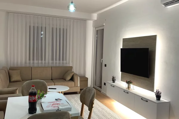 Shtepi me qera Apartament ne Tirane, 1+1, Mobilimi E mobiluar, Pagesa 45,000  Leke.