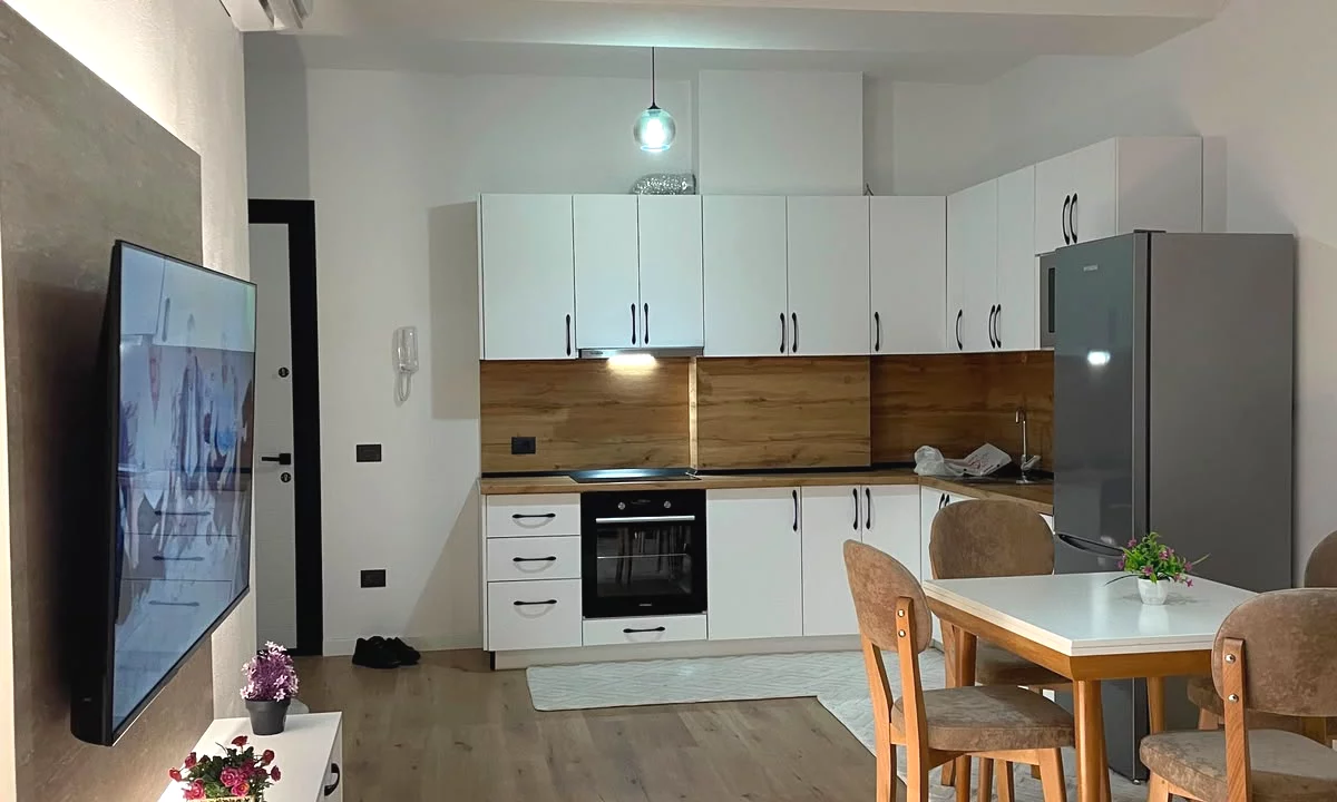 Shtepi me qera Apartament ne Tirane, 1+1, Mobilimi E mobiluar, Pagesa 45,000  Leke.