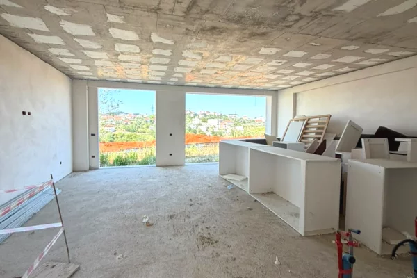Shtepi ne shitje Vila Luksoze ne Tirane, 3+1, Mobilimi Bosh, pa mobiluar, Pagesa 553,225  Euro.