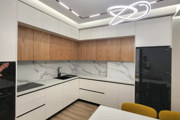 Shtepi ne shitje Apartament ne Tirane, 2+1, Mobilimi E mobiluar, Pagesa 255,000  Euro.