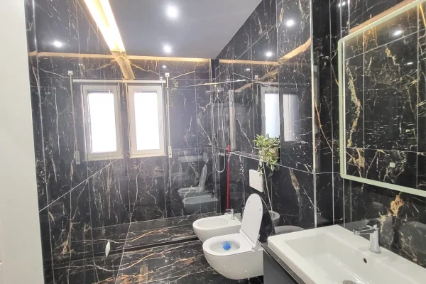 Shtepi ne shitje Apartament ne Tirane, 2+1, Mobilimi E mobiluar, Pagesa 255,000  Euro.