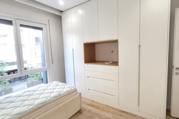 Shtepi ne shitje Apartament ne Tirane, 2+1, Mobilimi E mobiluar, Pagesa 255,000  Euro.