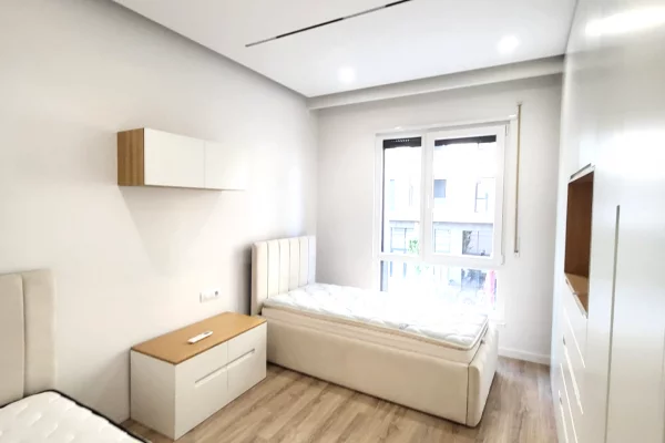 Shtepi ne shitje Apartament ne Tirane, 2+1, Mobilimi E mobiluar, Pagesa 255,000  Euro.