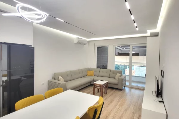 Shtepi ne shitje Apartament ne Tirane, 2+1, Mobilimi E mobiluar, Pagesa 255,000  Euro.