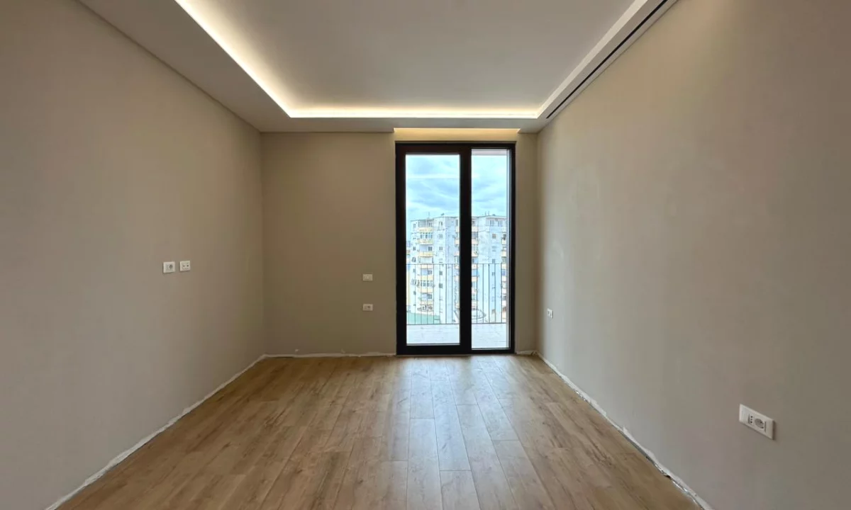 Shtepi ne shitje Apartament ne Tirane, 2+1, Mobilimi Bosh, pa mobiluar, Pagesa 670,000  Euro.