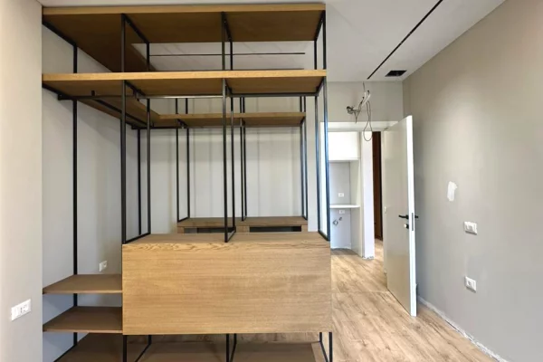 Shtepi ne shitje Apartament ne Tirane, 2+1, Mobilimi Bosh, pa mobiluar, Pagesa 670,000  Euro.