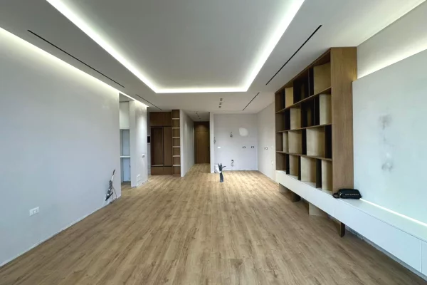 Shtepi ne shitje Apartament ne Tirane, 2+1, Mobilimi Bosh, pa mobiluar, Pagesa 670,000  Euro.
