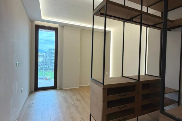 Shtepi ne shitje Apartament ne Tirane, 2+1, Mobilimi Bosh, pa mobiluar, Pagesa 670,000  Euro.