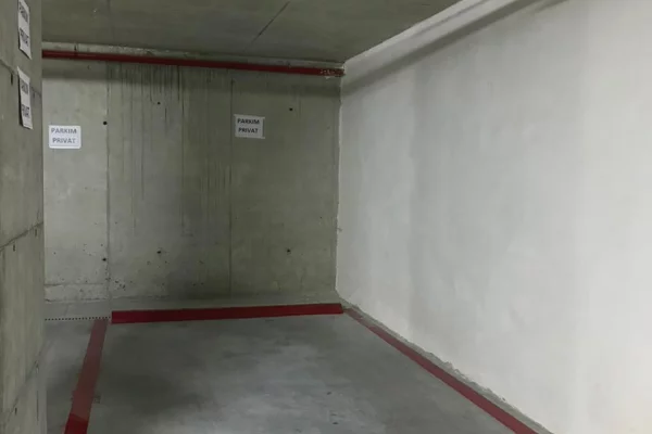 Shtepi ne shitje Apartament ne Tirane, 2+1, Mobilimi Bosh, pa mobiluar, Pagesa 670,000  Euro.