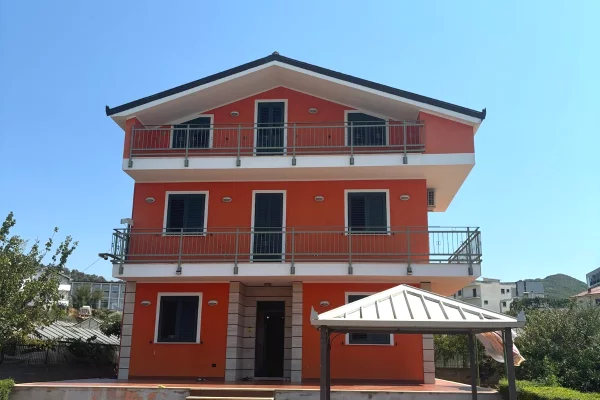 Shtepi ne shitje 3+1 ne Tirane - 250,000 Euro