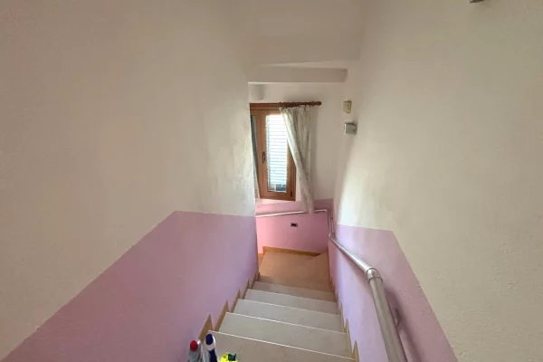 Shtepi ne shitje Vila Luksoze ne Tirane, 3+1, Mobilimi E mobiluar, Pagesa 250,000  Euro.