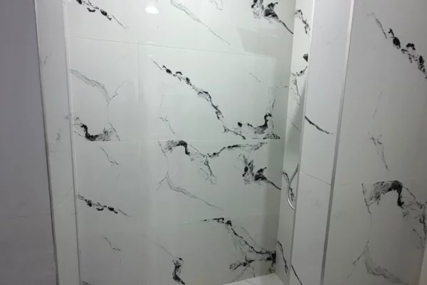 Shtepi ne shitje Apartament ne Tirane, 2+1, Mobilimi E mobiluar, Pagesa 305,000  Euro.