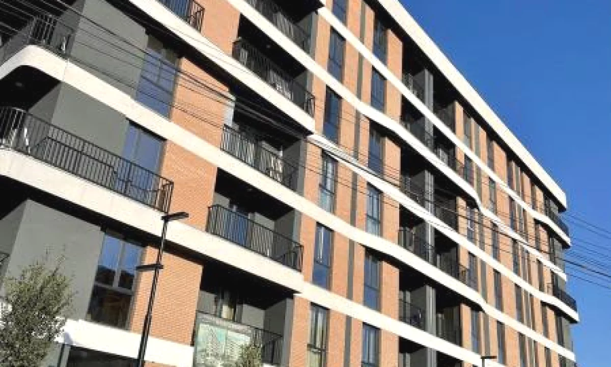 Shtepi ne shitje Apartament ne Tirane, 2+1, Mobilimi E mobiluar, Pagesa 150,000  Euro.