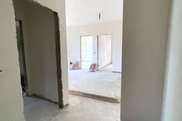 Shtepi ne shitje Apartament ne Tirane, 2+1, Mobilimi Bosh, pa mobiluar, Pagesa 16,000,000  Leke.