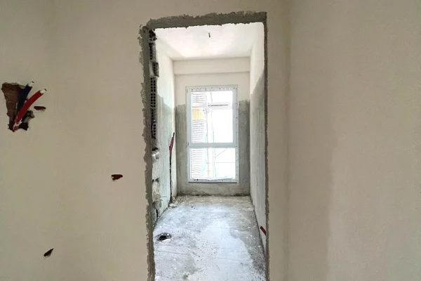 Shtepi ne shitje Apartament ne Tirane, 2+1, Mobilimi Bosh, pa mobiluar, Pagesa 16,000,000  Leke.