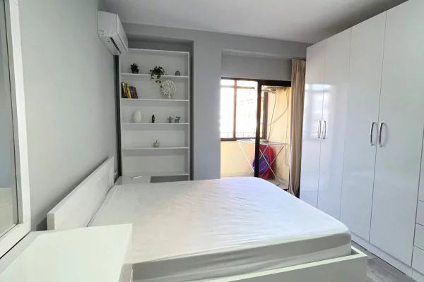 Shtepi me qera Apartament ne Tirane, 2+1, Mobilimi E mobiluar, Pagesa 80,000  Leke.