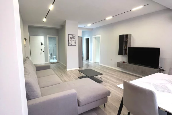 Shtepi me qera Apartament ne Tirane, 2+1, Mobilimi E mobiluar, Pagesa 80,000  Leke.