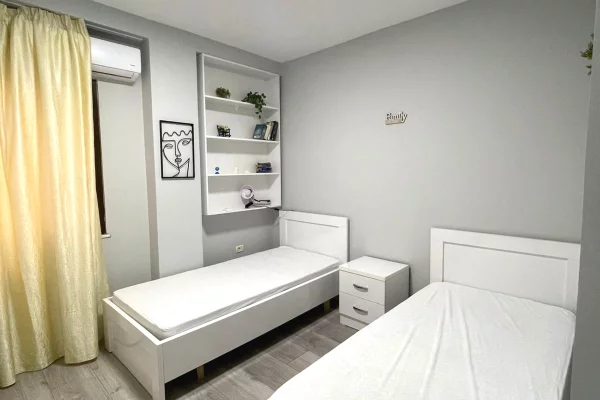 Shtepi me qera Apartament ne Tirane, 2+1, Mobilimi E mobiluar, Pagesa 80,000  Leke.