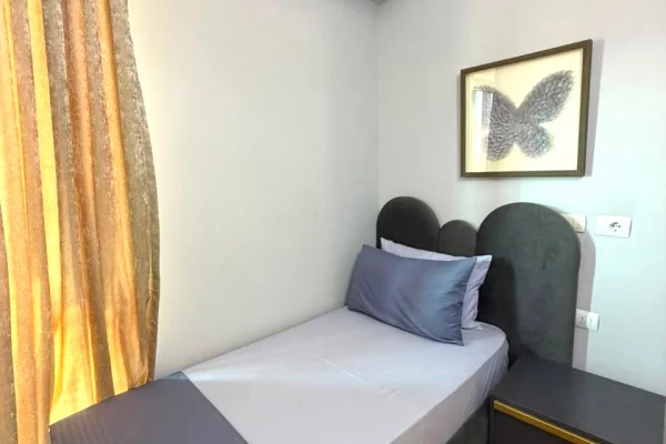 Shtepi me qera 3+1 ne Tirane - 2,700 Euro