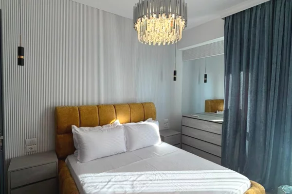 Shtepi me qera Apartament ne Tirane, 3+1, Mobilimi E mobiluar, Pagesa 2,700  Euro.