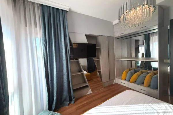 Shtepi me qera Apartament ne Tirane, 3+1, Mobilimi E mobiluar, Pagesa 2,700  Euro.