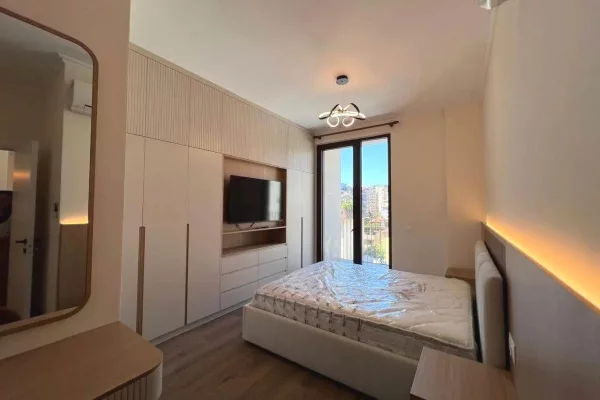 Shtepi me qera Apartament ne Tirane, 2+1, Mobilimi E mobiluar, Pagesa 180,000  Leke.