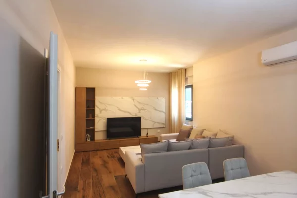 Shtepi ne shitje 2+1 ne Tirane - 220,000 Euro