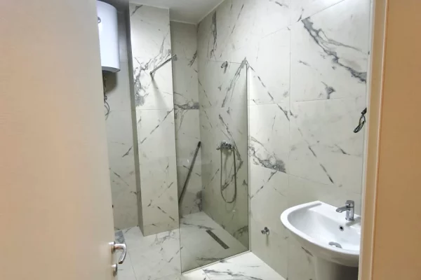Shtepi ne shitje Apartament ne Tirane, 2+1, Mobilimi E mobiluar, Pagesa 220,000  Euro.