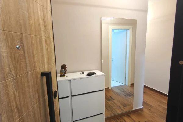 Shtepi ne shitje Apartament ne Tirane, 2+1, Mobilimi E mobiluar, Pagesa 220,000  Euro.
