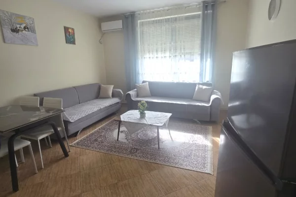 Shtepi me qera 2+1 ne Tirane - 75,000 Leke
