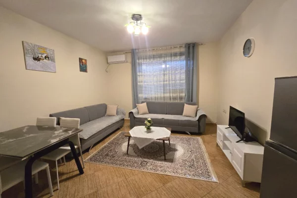 Shtepi me qera Apartament ne Tirane, 2+1, Mobilimi E mobiluar, Pagesa 75,000  Leke.