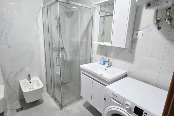 Shtepi me qera Apartament ne Tirane, 2+1, Mobilimi E mobiluar, Pagesa 75,000  Leke.