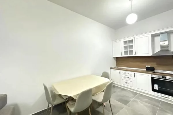 Shtepi me qera Apartament ne Tirane, 1+1, Mobilimi E mobiluar, Pagesa 75,000  Leke.