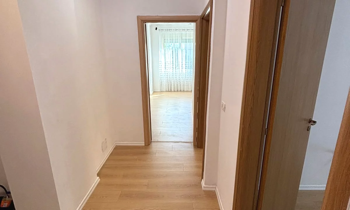Shtepi ne shitje Apartament ne Tirane, 2+1, Mobilimi Bosh, pa mobiluar, Pagesa 13,500,000  Leke.