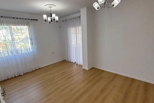 Shtepi ne shitje Apartament ne Tirane, 2+1, Mobilimi Bosh, pa mobiluar, Pagesa 13,500,000  Leke.