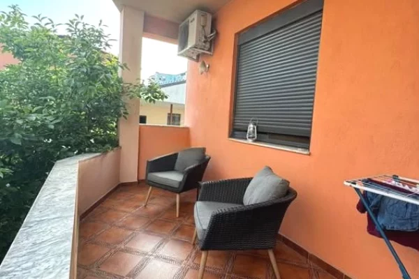 Shtepi me qera Vila Luksoze ne Tirane, 3+1, Mobilimi Pjeserisht e mobiluar, Pagesa 1,520  Euro.