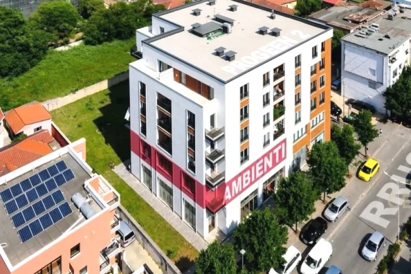 🏢 JEPET ME QIRA AMBIENT KOMERCIAL – PRANE RRUGES BARDHYL ✨