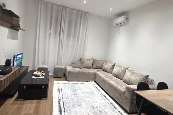 Shtepi me qera Apartament ne Tirane, 2+1, Mobilimi E mobiluar, Pagesa 80,000  Leke.
