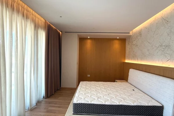 Shtepi me qera Vila Luksoze ne Tirane, 3+1, Mobilimi E mobiluar, Pagesa 4,000  Euro.