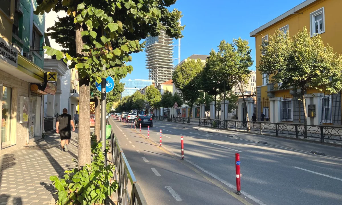 🏢 JEPET ME QIRA AMBIENT BIZNESI – RRUGA E DURRESIT ✨