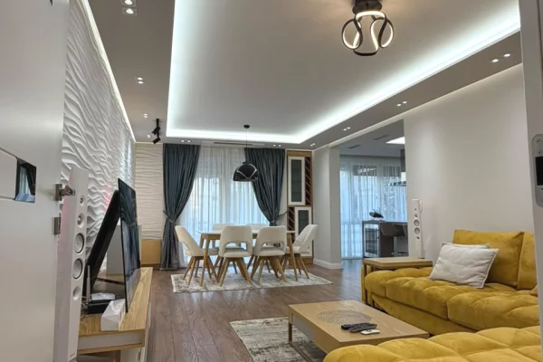Shtepi ne shitje Apartament ne Tirane, 2+1, Mobilimi E mobiluar, Pagesa 25,500,000  Leke.
