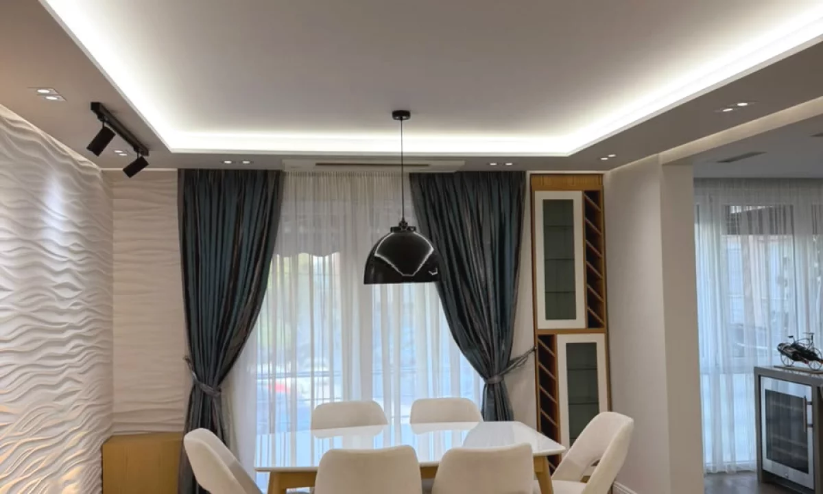 Shtepi ne shitje Apartament ne Tirane, 2+1, Mobilimi E mobiluar, Pagesa 25,500,000  Leke.