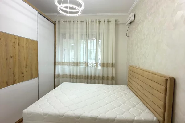 Shtepi ne shitje Apartament ne Tirane, 1+1, Mobilimi E mobiluar, Pagesa 14,200,000  Leke.