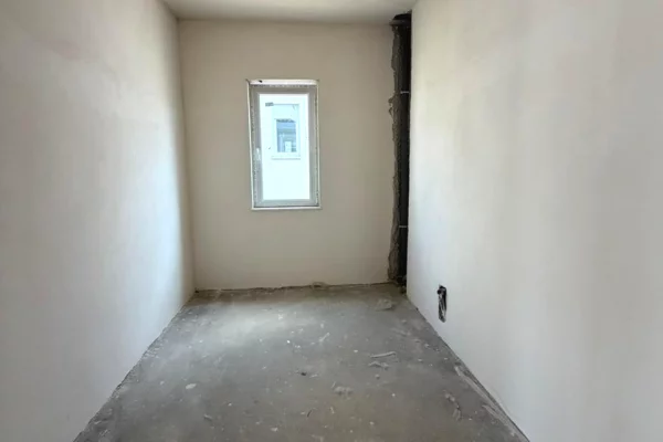 Shtepi ne shitje Vila Luksoze ne Tirane, 4+1, Mobilimi Bosh, pa mobiluar, Pagesa 1,400,000  Euro.