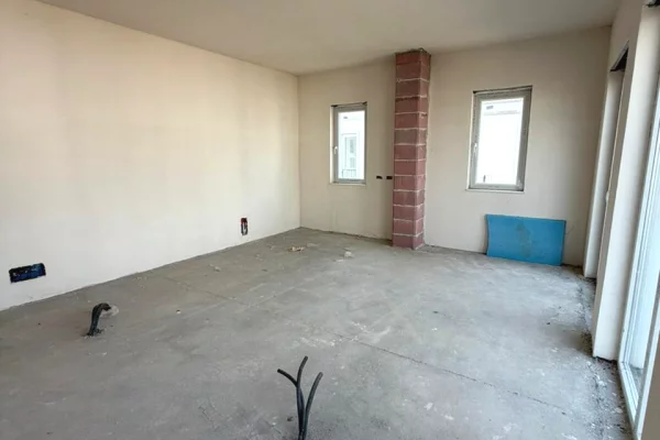 Shtepi ne shitje Vila Luksoze ne Tirane, 4+1, Mobilimi Bosh, pa mobiluar, Pagesa 1,400,000  Euro.