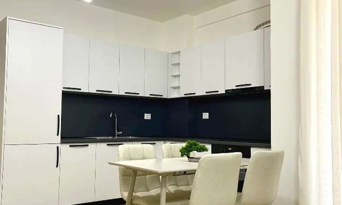 Shtepi me qera Apartament ne Tirane, 1+1, Mobilimi E mobiluar, Pagesa 42,000  Leke.