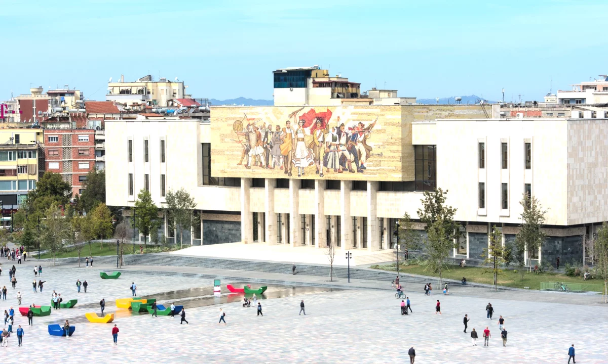 🏢 JEPET AMBIENT BIZNESI ME QIRA – NE QENDER TE TIRANES ✨