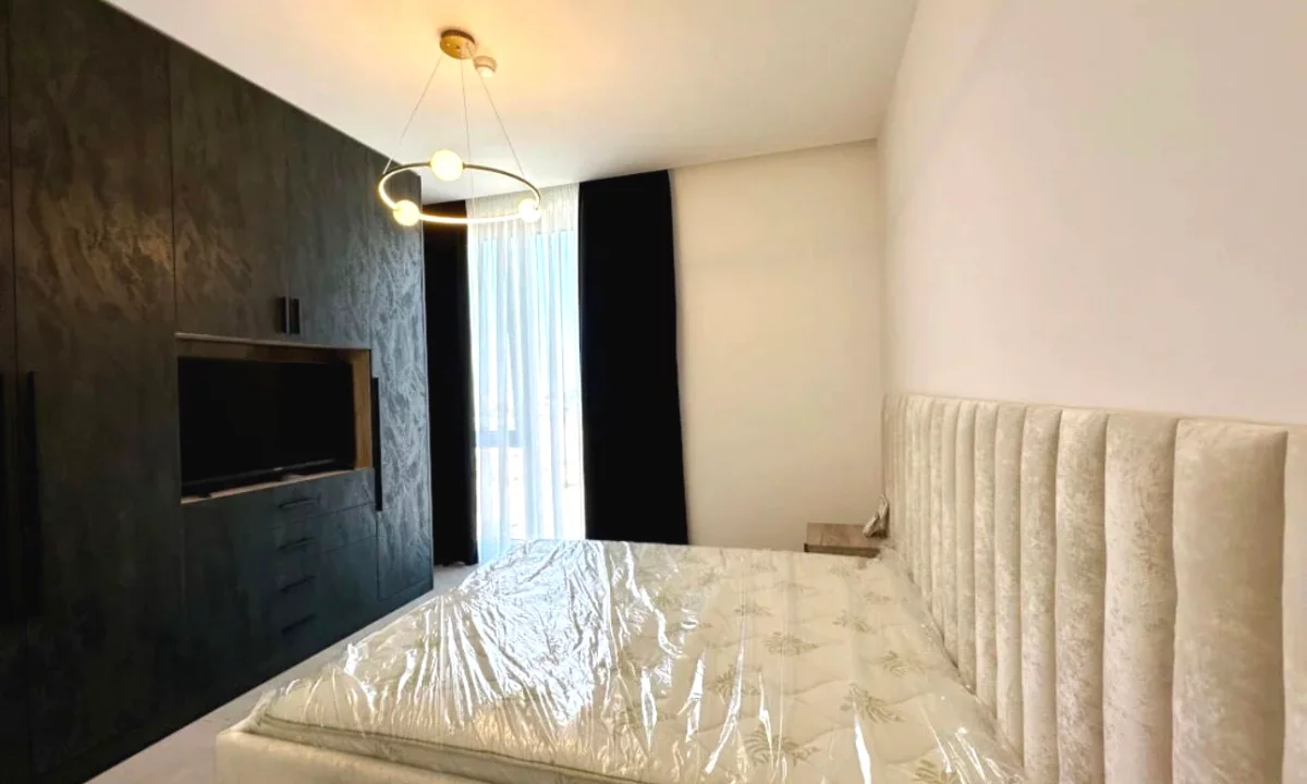 Shtepi me qera Apartament ne Tirane, 2+1, Mobilimi E mobiluar, Pagesa 1,300  Euro.