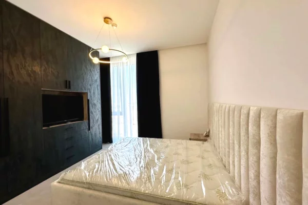 Shtepi me qera 2+1 ne Tirane - 1,300 Euro